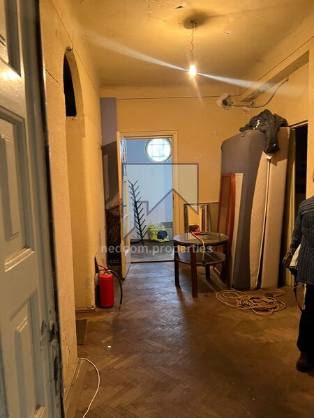 Aviatorilor, Arcul de Triumf, vila interbelica S+P+E+M, 8 camere