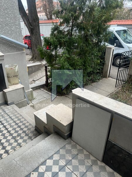 Aviatorilor, Arcul de Triumf, vila interbelica S+P+E+M, 8 camere